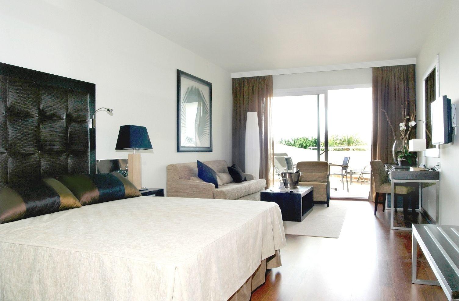 塞纳托尔巴努斯Spa酒店 埃斯特波纳 外观 照片 A room at the hotel