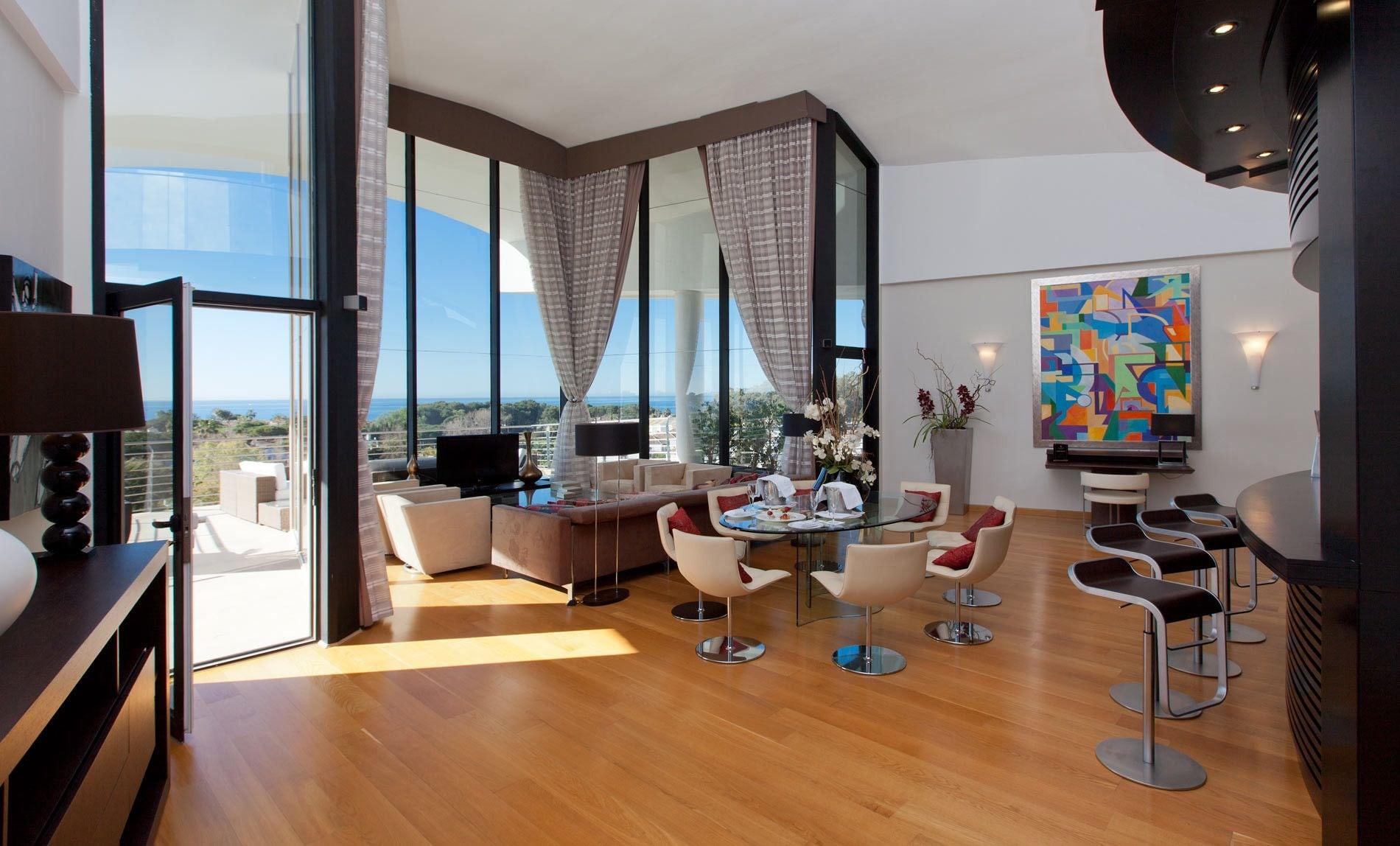 塞纳托尔巴努斯Spa酒店 埃斯特波纳 外观 照片 Interior of a penthouse apartment
