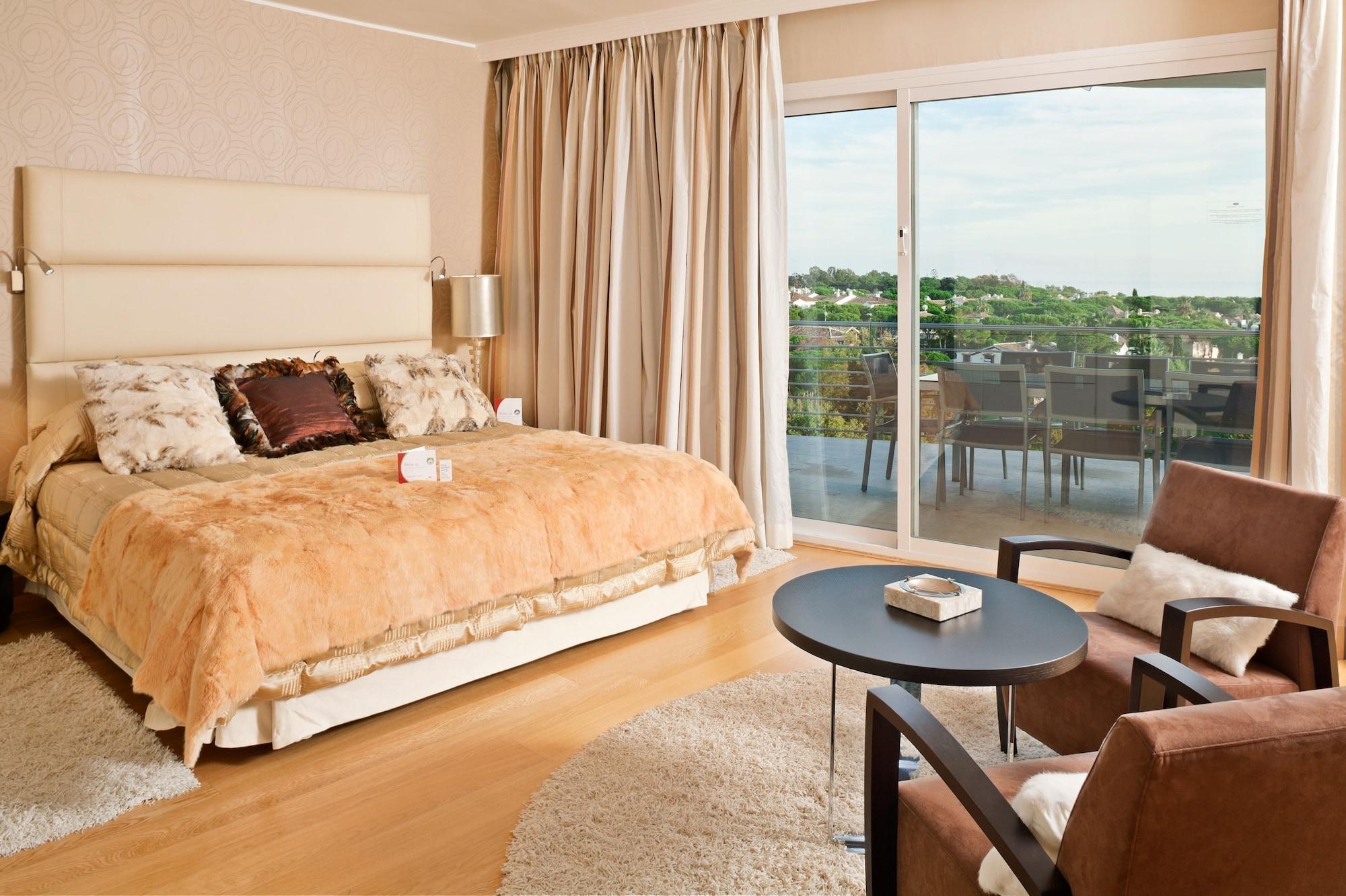 塞纳托尔巴努斯Spa酒店 埃斯特波纳 客房 照片 A room at the hotel