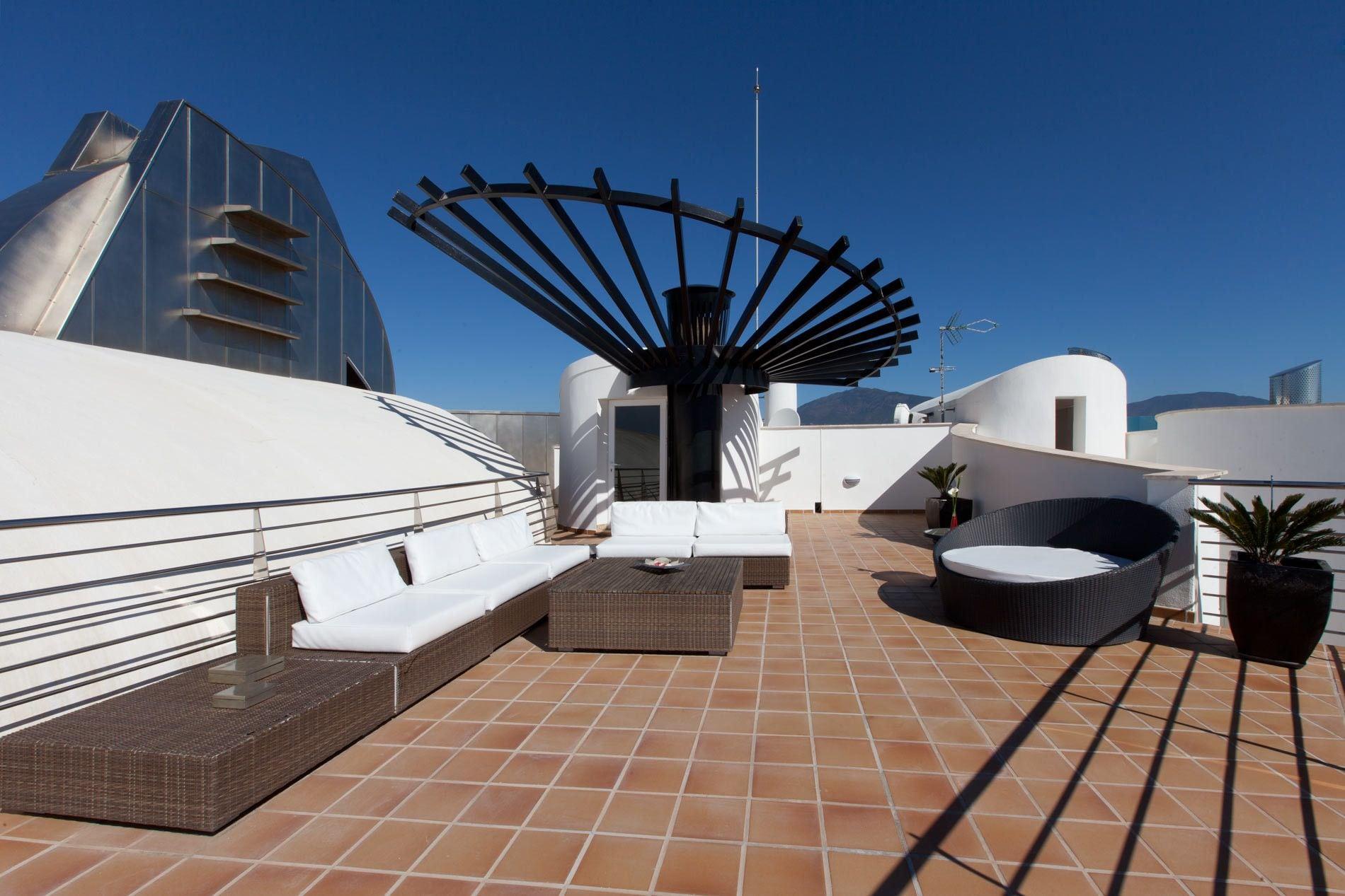 塞纳托尔巴努斯Spa酒店 埃斯特波纳 外观 照片 Rooftop terrace