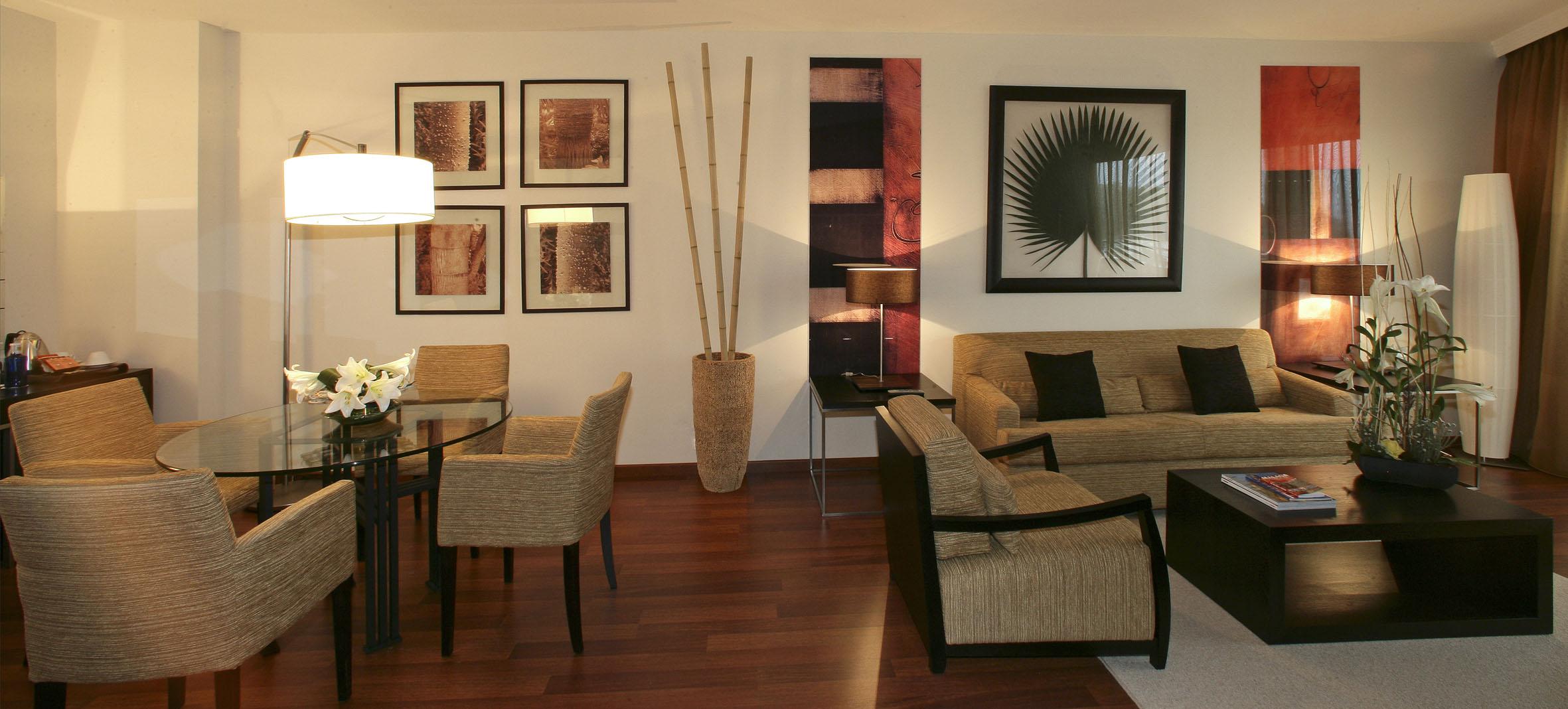 塞纳托尔巴努斯Spa酒店 埃斯特波纳 客房 照片 A living room