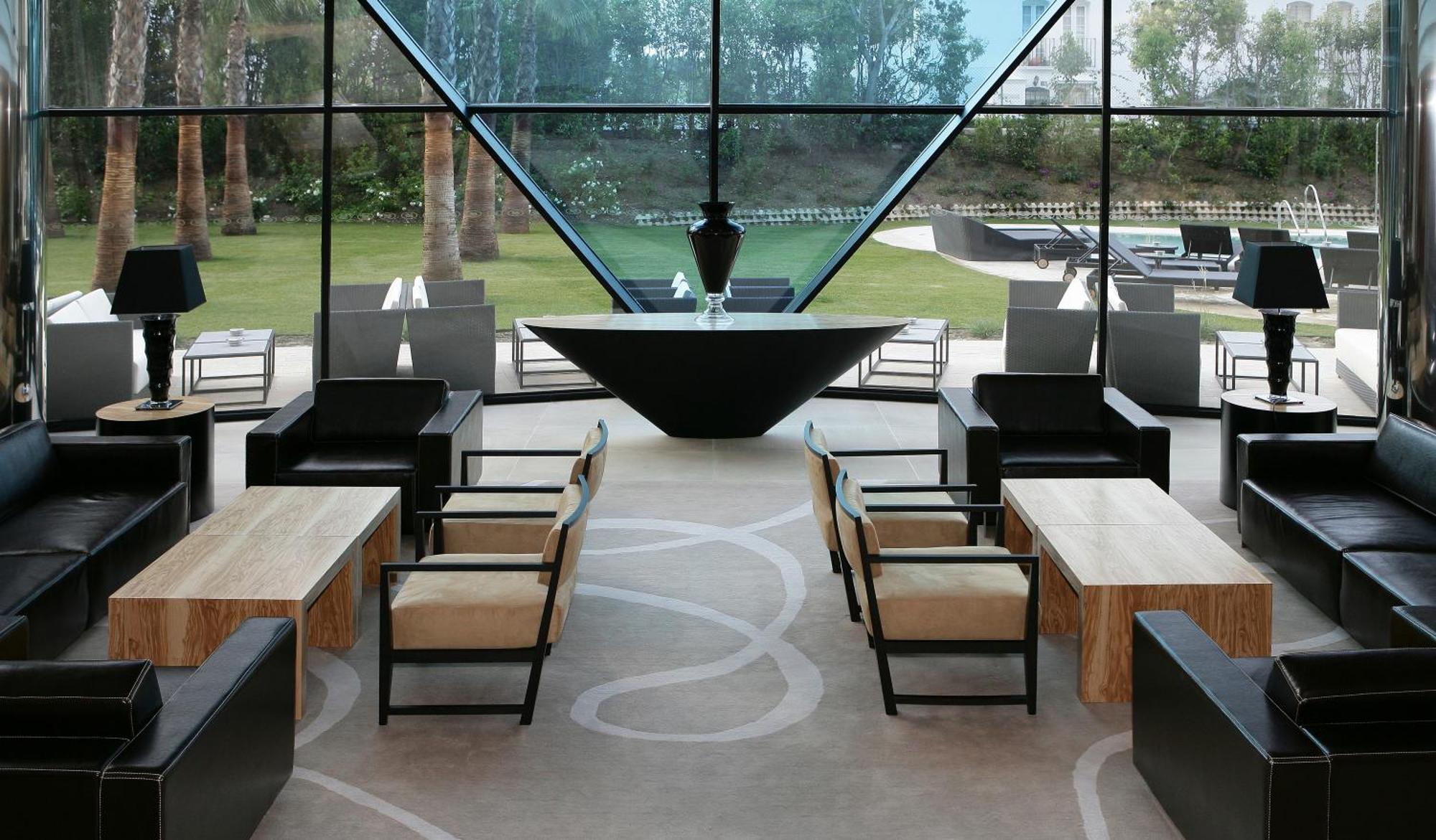 塞纳托尔巴努斯Spa酒店 埃斯特波纳 内观 照片 The interior of the lounge