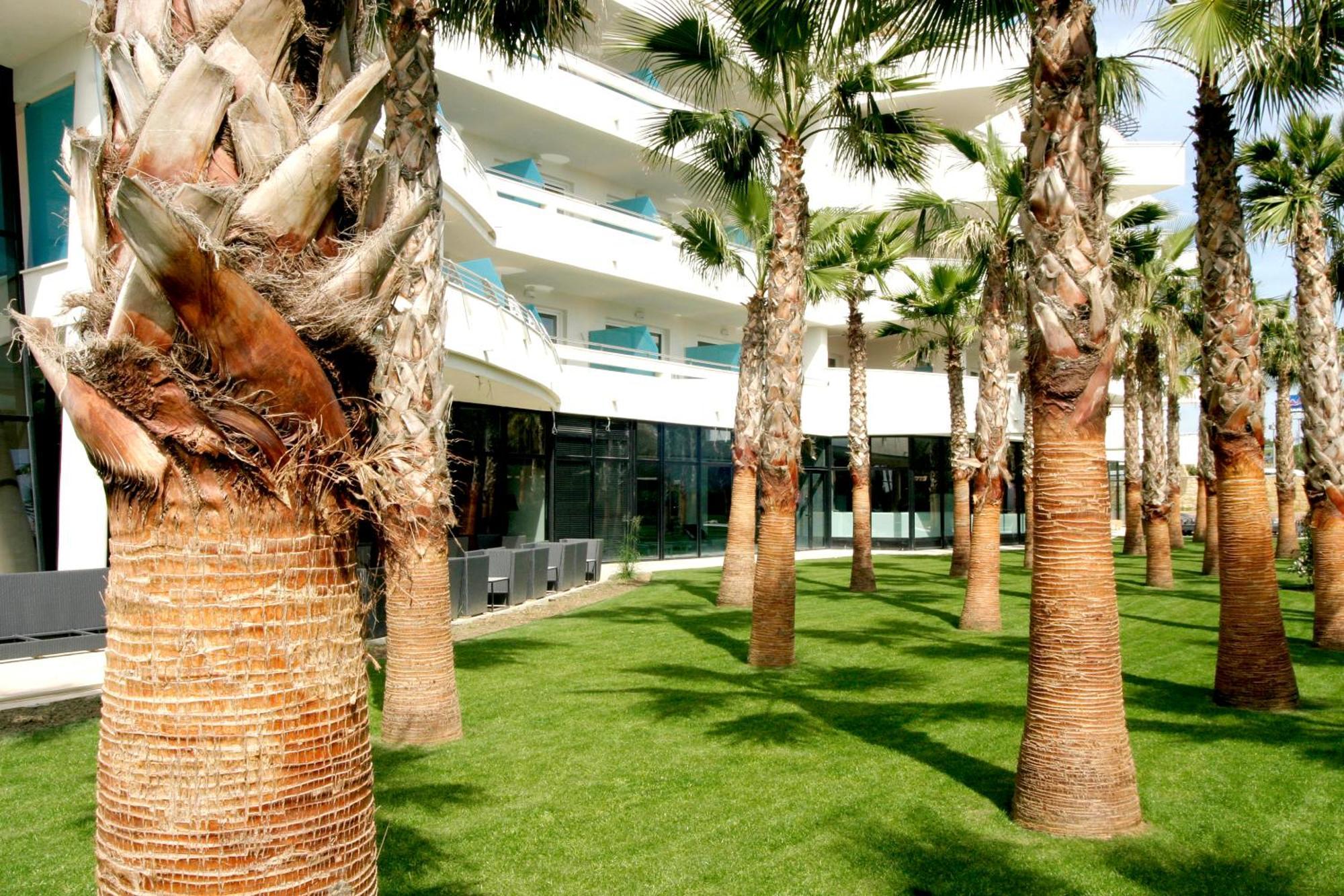 塞纳托尔巴努斯Spa酒店 埃斯特波纳 外观 照片 The hotel's grounds
