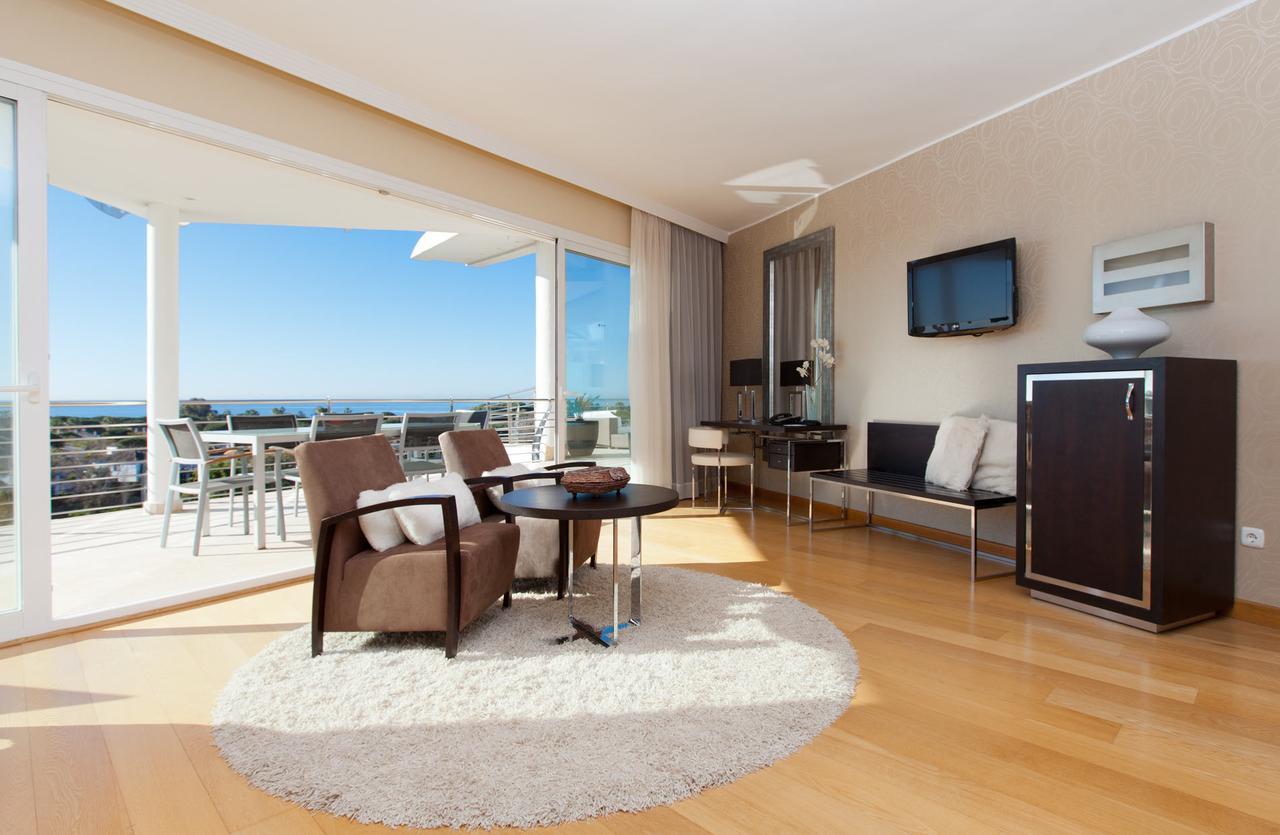 塞纳托尔巴努斯Spa酒店 埃斯特波纳 外观 照片 A living room